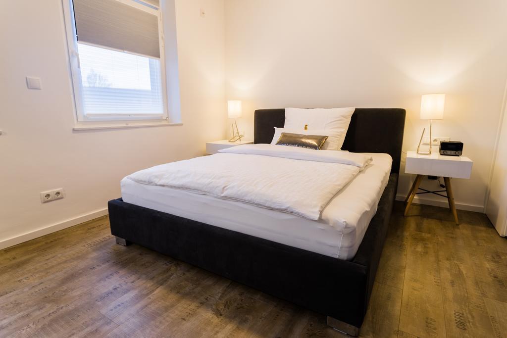 Apartmenthaus Koenigsallee ไบรอยท์ ภายนอก รูปภาพ