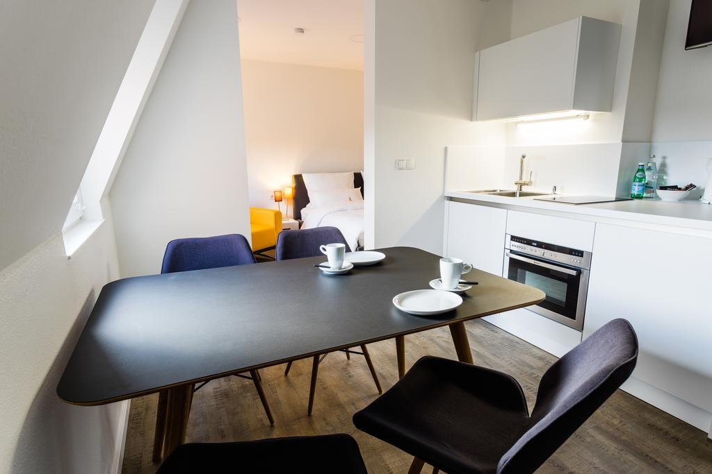 Apartmenthaus Koenigsallee ไบรอยท์ ภายนอก รูปภาพ